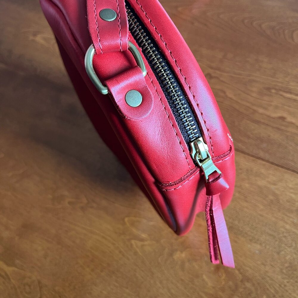 Portland Leather Goods Folklore Ruby large circle crossbody - Picture 6 of 16